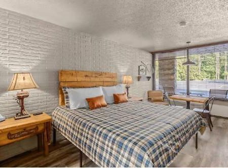 Stonegate Lodge King Bed Wifi Roku Tv Salt Water Pool Room #203 Eureka Springs Eksteriør billede