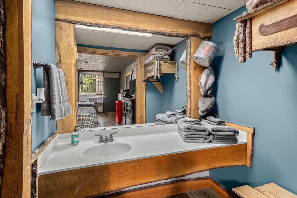 Stonegate Lodge King Bed Wifi Roku Tv Salt Water Pool Room #203 Eureka Springs Eksteriør billede