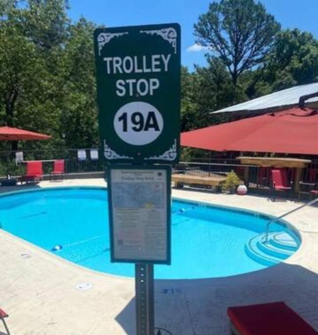 Stonegate Lodge King Bed Wifi Roku Tv Salt Water Pool Room #203 Eureka Springs Eksteriør billede