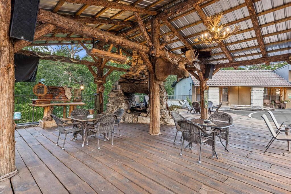 Stonegate Lodge King Bed Wifi Roku Tv Salt Water Pool Room #203 Eureka Springs Eksteriør billede